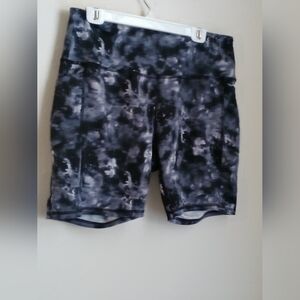 O to S Bike Shorts Women 2XL Black, Gray and White Tie-Dye Casual Performance